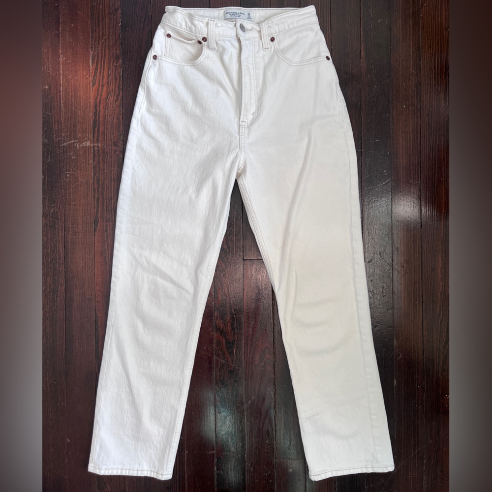 A&F Ultra High Rise Ankle Straight Jean in White, Ecru - Picture 3 of 11